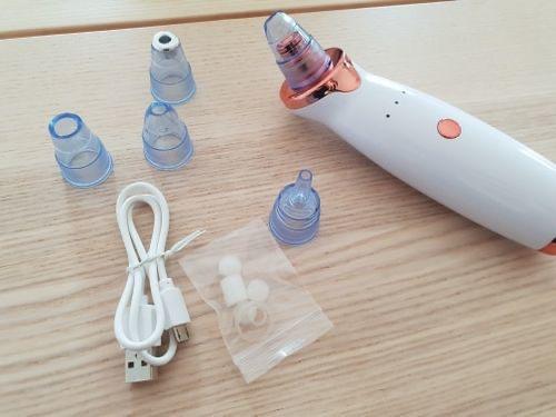 BLACK AND WHITE HEADS SUCTION MACHINE